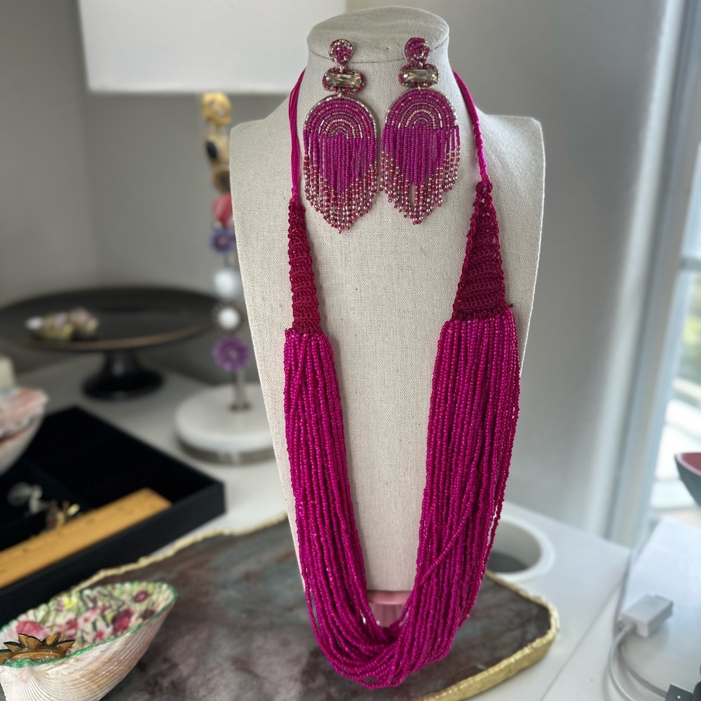 Gorgeous pink tatting and seed bead necklace w/ contemporary earring married set
